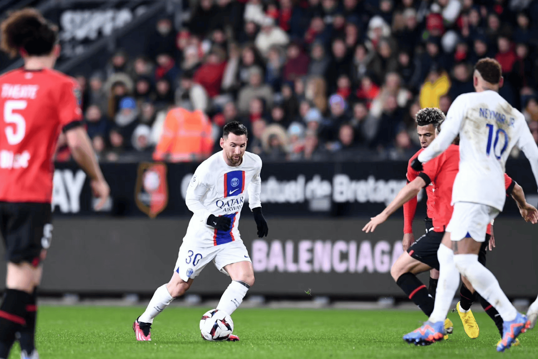 Ming遭遇十二连败，巴黎圣日耳曼教练面临压力！的简单介绍